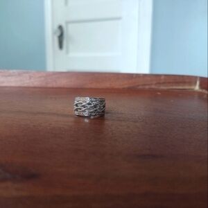 SS 925 SJD beautiful ring! ❤️
